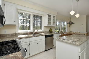 Kitchen - Country homes for sale and luxury real estate including horse farms and property in the Caledon and King City areas near Toronto